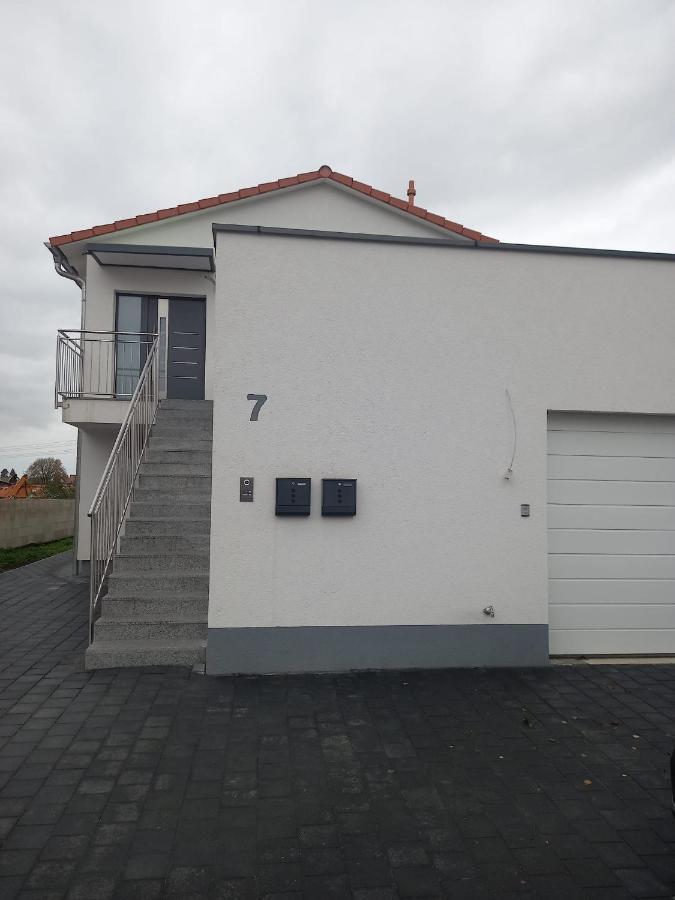 Neubau Appartement Mit Terasse, Privater Eingang,Parkplatz,Kueche Fürth Extérieur photo