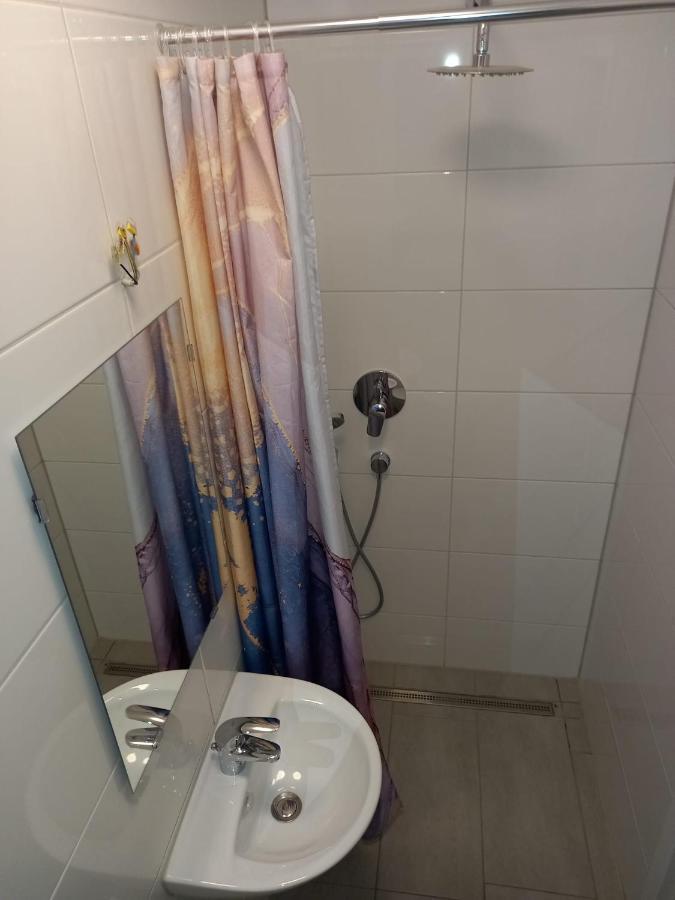 Neubau Appartement Mit Terasse, Privater Eingang,Parkplatz,Kueche Fürth Extérieur photo