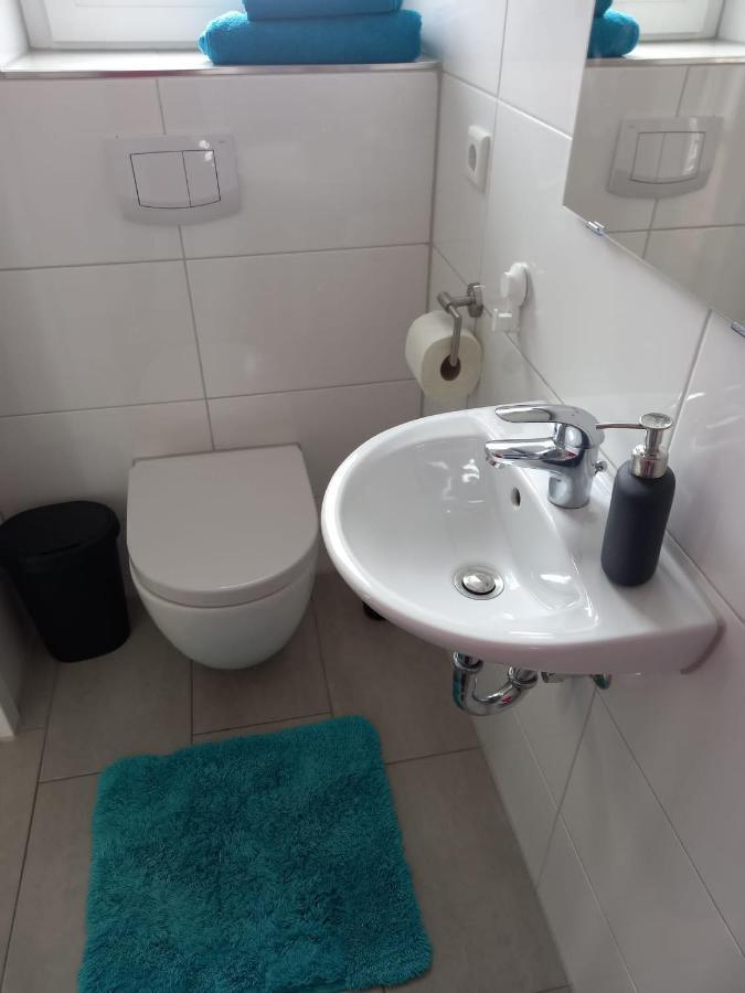 Neubau Appartement Mit Terasse, Privater Eingang,Parkplatz,Kueche Fürth Extérieur photo