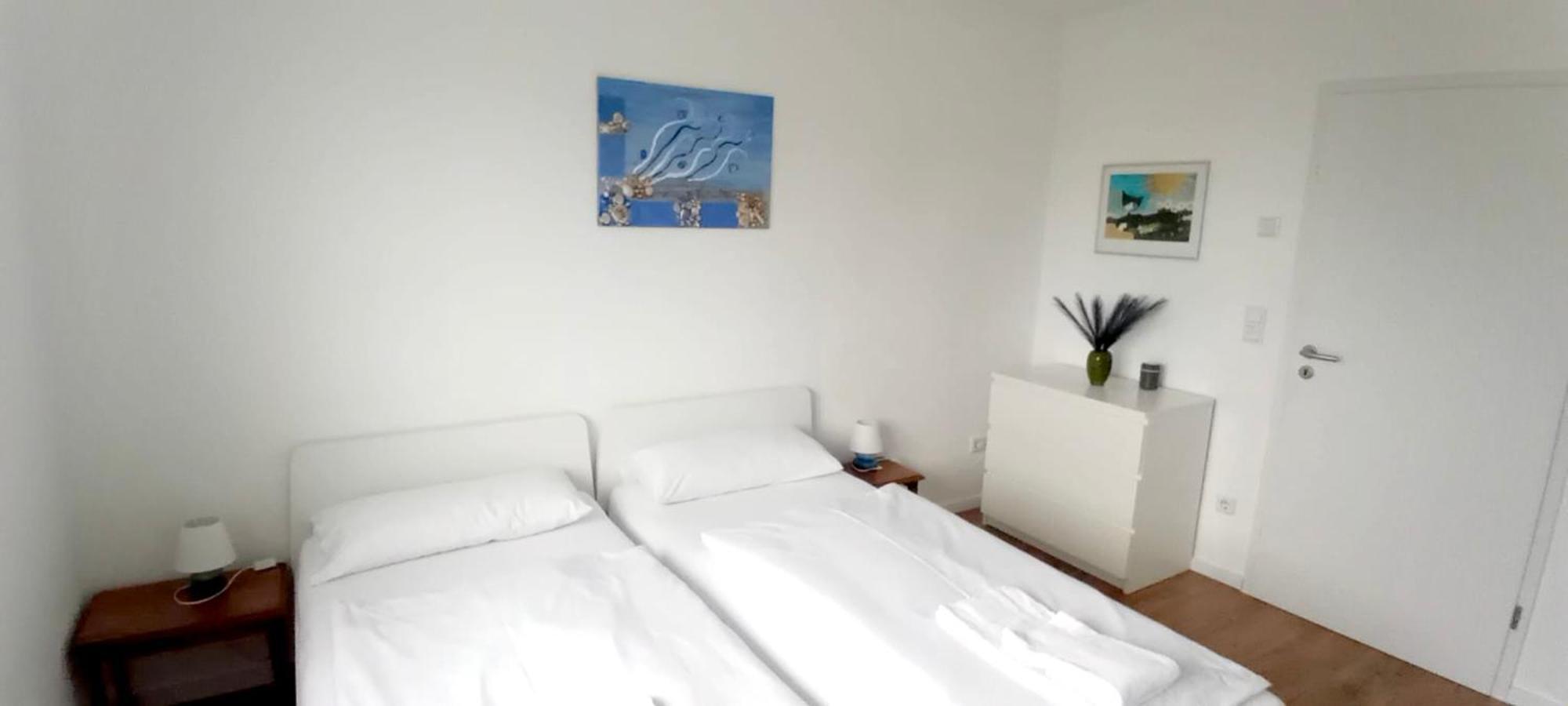 Neubau Appartement Mit Terasse, Privater Eingang,Parkplatz,Kueche Fürth Extérieur photo